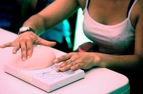 Implantes mamarios y cáncer: por qué el fabricante Allergan decidió retirar sus productos del mercado