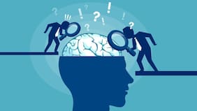 2 hábitos “molestos” que indican que una persona es más inteligente, según un psicólogo