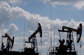 Ucrania afirma haber atacado base petrolera en Rusia y objetivos militares en territorios ocupados