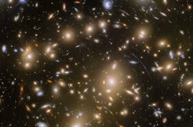 Nunca se habían captado tantas estrellas juntas tan lejos: investigador de centro científico chileno participa de histórica hazaña astronómica