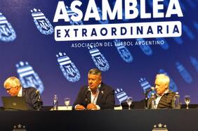 La liga de los campeones del mundo: el fútbol argentino altera los descensos en medio de su competencia