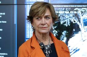 Evelyn Matthei lamenta fallecimiento de carabinero en Santiago y afirma que “Chile merece volver a vivir en paz”