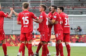 Sancionan al Unión Berlín por celebrar la permanencia en contacto físico con sus hinchas