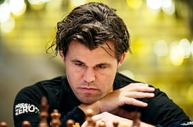 “Por vestir jeans”: Magnus Carlsen es expulsado del Mundial de ajedrez y estalla en contra de la organización