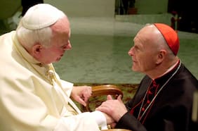 Columna de Fréderic Martel: Juan Pablo II, el “Papa malo”, su legado en debate