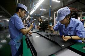 La recuperación de las fábricas chinas se modera ante el aumento de los costos