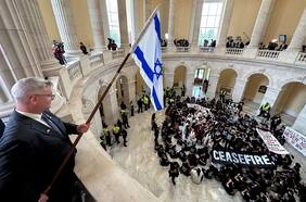 “No en nuestro nombre”: manifestantes judíos ingresan a edificio del Capitolio de EE.UU. para exigir un alto al fuego en Gaza