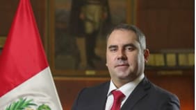 Precandidato presidencial en Perú sale ileso de un ataque a tiros