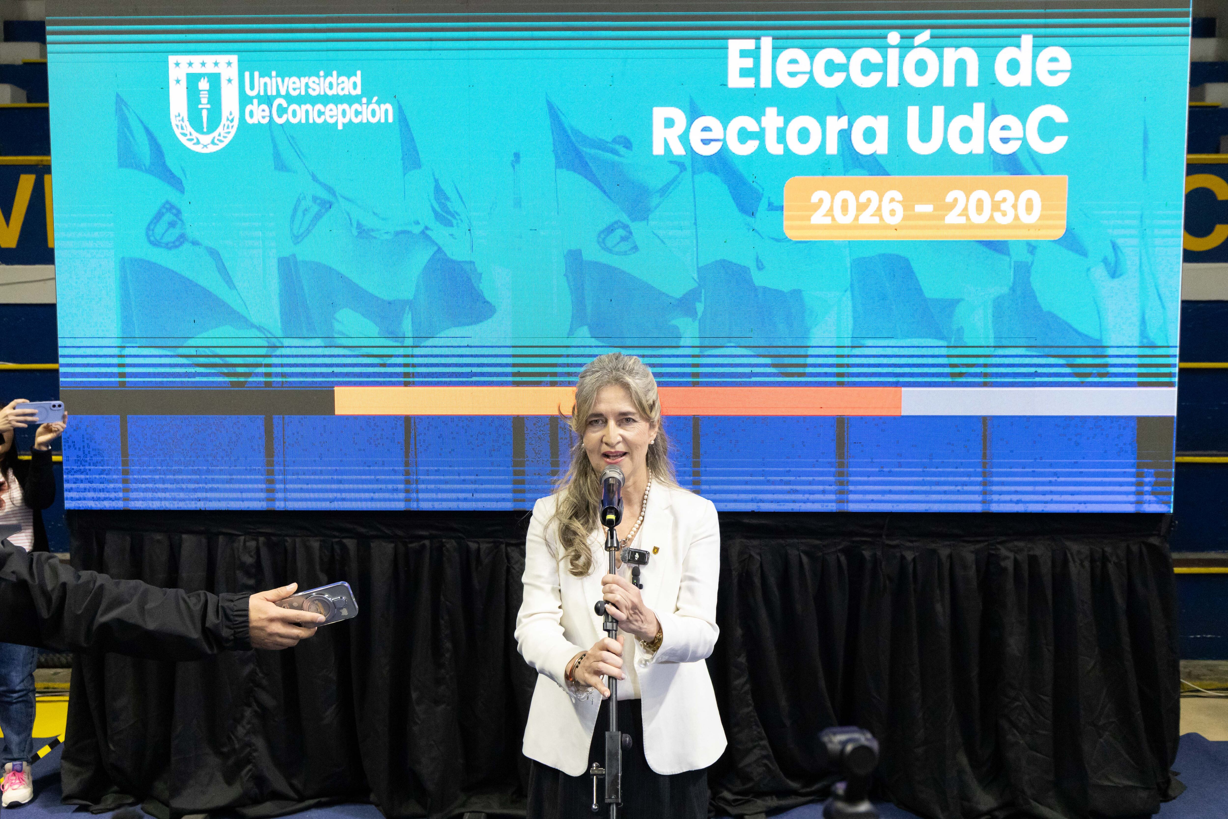 Ingenieras, psicólogas, historiadoras y antropólogas: ¿quiénes son las 14 rectoras que lideran las principales universidades chilenas?