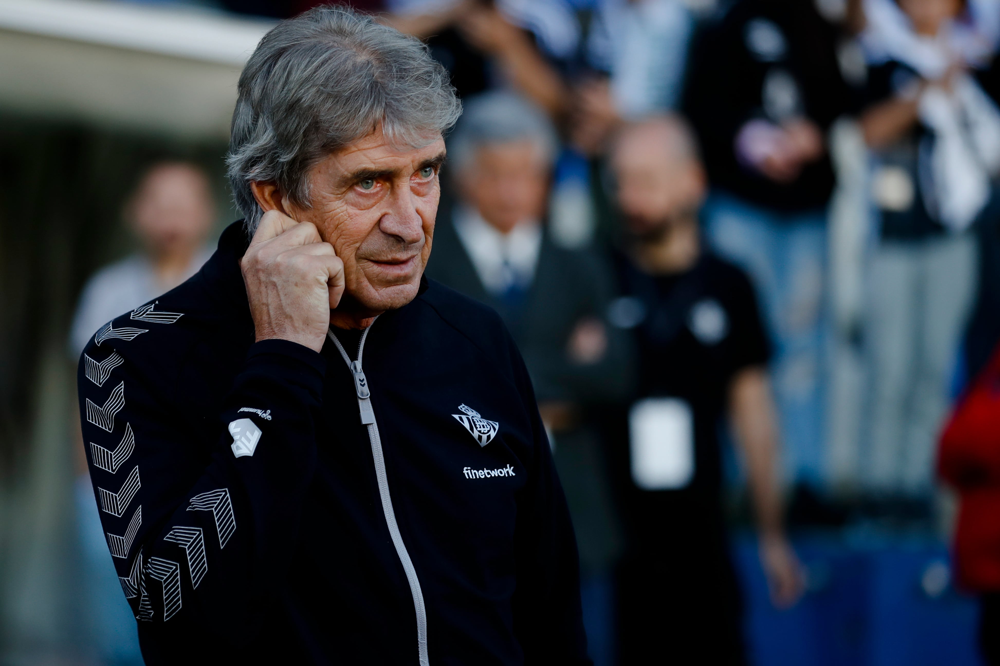 “Con las elecciones de la ANFP a la vuelta de la esquina”: en España analizan el futuro de Manuel Pellegrini en el Betis