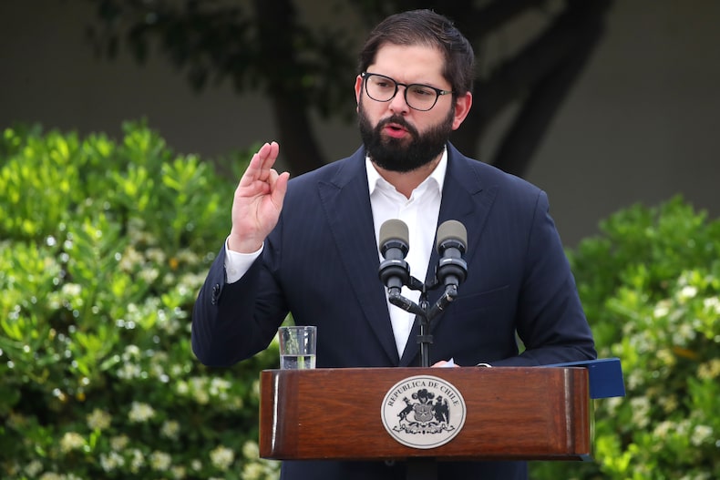 Presidente encabeza ceremonia por la Ley de Cumplimiento de las Obligaciones Tributarias