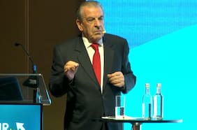 Críticas a gobierno de Boric y contra “pymes políticas”: expresidente Frei inaugura nuevo foro de candidatos a La Moneda