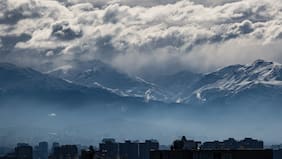 DMC emite alerta por lluvias moderadas a fuertes en cinco regiones: se esperan hasta 35 mm este martes