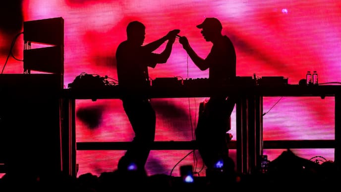 The Chemical Brothers: “Antes hacíamos una fiesta después de cada concierto, ahora no, hay que aprovechar cada momento”