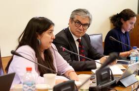 Dipres responde a crítica de los gobiernos regionales: tienen apozado en caja “$200 mil millones”