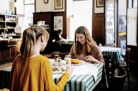 Viena repartirá cupones de 50 euros a familias para comer en restaurantes y cafeterías locales