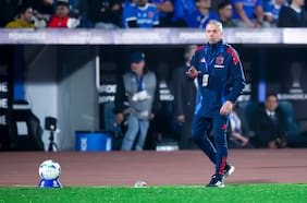 ¿Prepara su regreso? Gustavo Álvarez está a una firma de volver a dirigir tras su tormentosa salida de la U