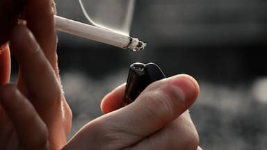 ¿Qué es más dañino, el cigarro convencional o el tabaco para armar? Esto dice la ciencia