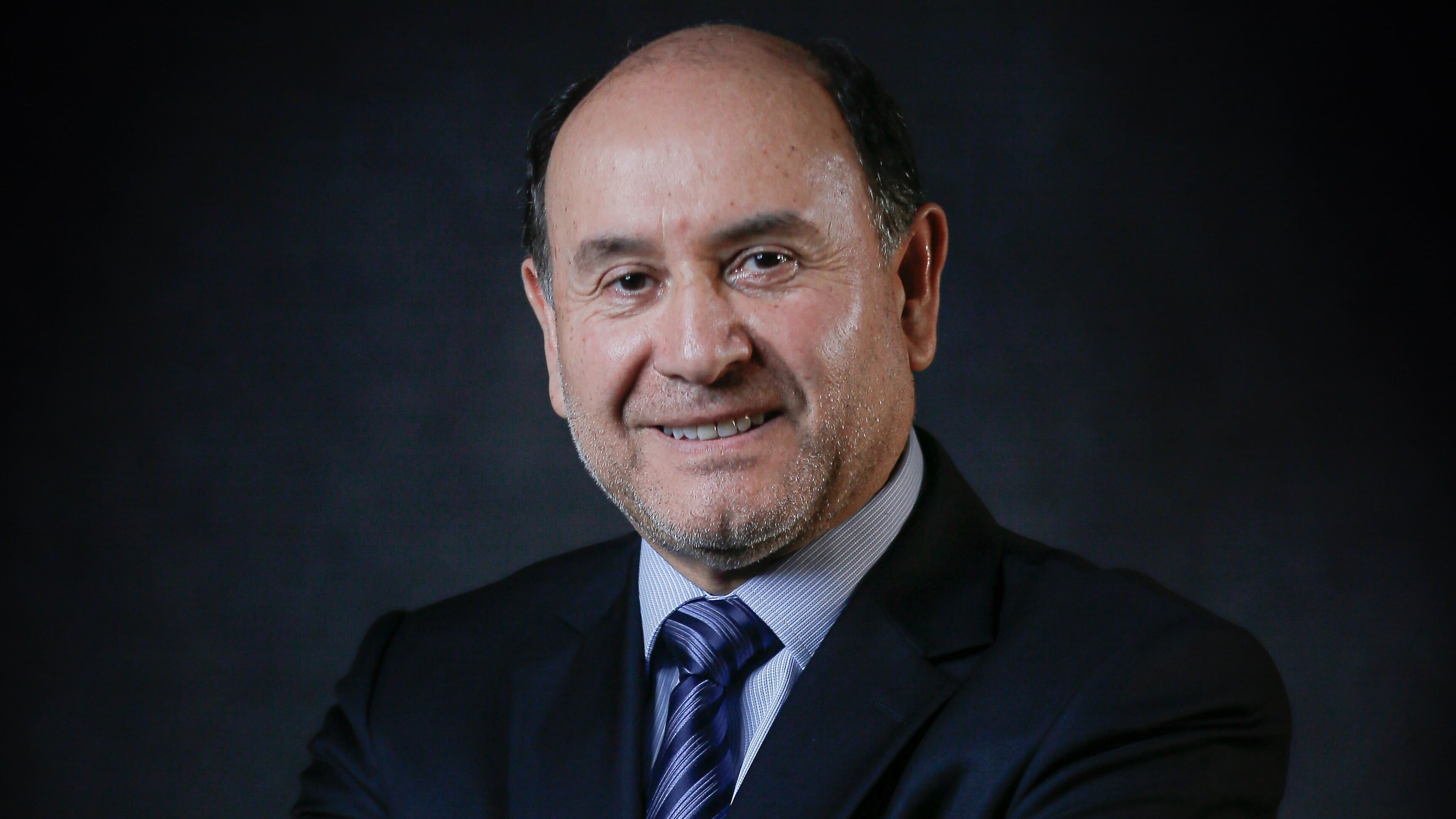 El examen más importante de su vida: el rector que se juega el futuro de su universidad