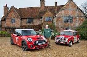 Mini le regala un ‘Paddy’ Hopkirk Edition al auténtico Patrick Hopkirk, artífice de la victoria en Monte Carlo 1964