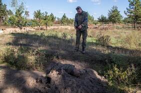 Autoridades ucranianas encuentran fosa común con unos 180 cuerpos en la ciudad liberada de Lyman