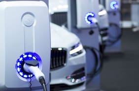 Corea del Sur evalúa medidas frente a incendios de autos eléctricos