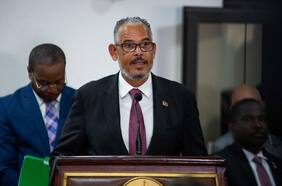 Pandillas vuelven a encender fuego a la sede de un medio de comunicación en la capital de Haití