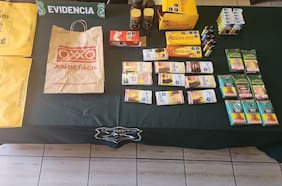 Detienen a sujeto tras asaltar tienda Oxxo en La Reina: estaría vinculado a otros 15 robos similares
