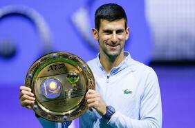 Djokovic vence a Tsitsipas y logra su título 90 en Astana