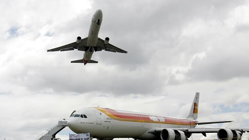 Reportan varios heridos tras explosión en aeropuerto de Riad: vuelos fueron desviados o cancelados