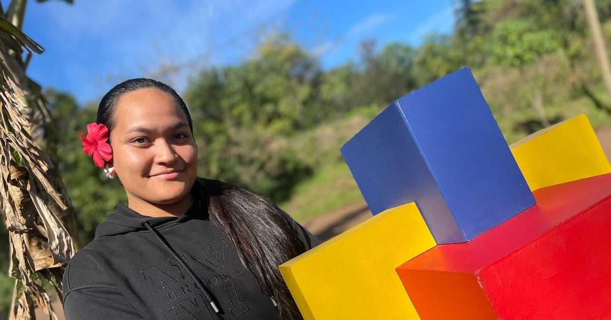 Jóvenes Rapa Nui Usan la Tecnología para Resolver Desafíos Locales: Un Futuro Innovador