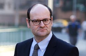 Robert Funk, politólogo: “Se está cayendo un modelo, pero no el modelo neoliberal, sino el de la transición, el de los 30 años”