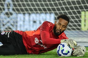 Arquero campeón del mundo con Brasil se rinde ante Lawrence Vigouroux por su actuación en la Roja