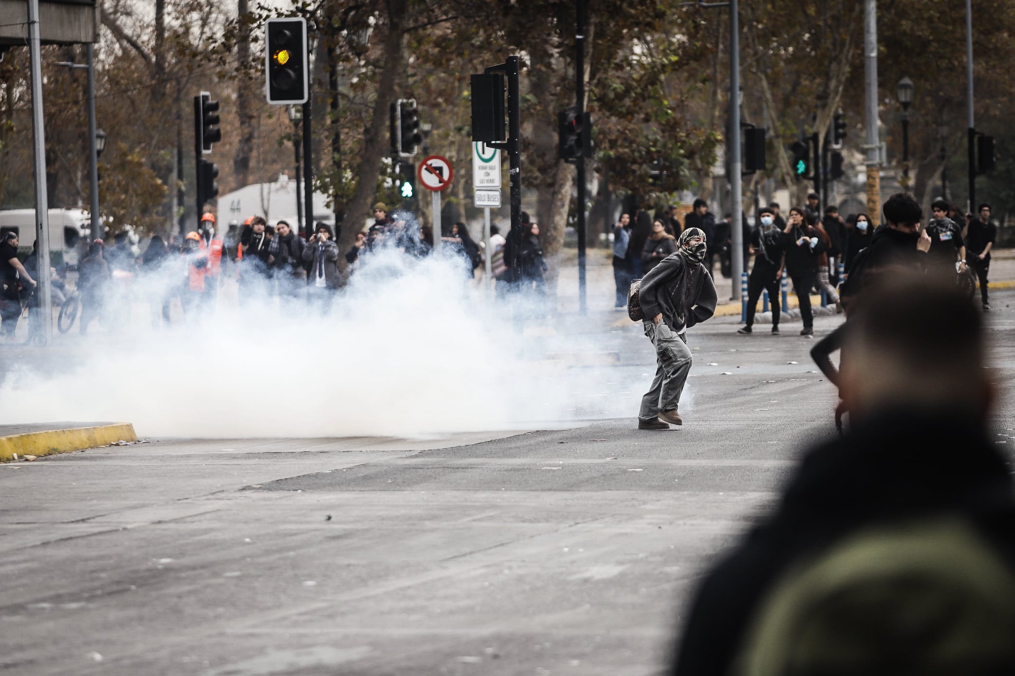 Oposición acusa al gobierno de "uso excesivo de la fuerza" y "represión desmedida" en marcha estudiantil
