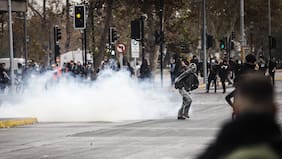 Oposición acusa al gobierno de “uso excesivo de la fuerza” y “represión desmedida” en marcha estudiantil