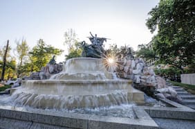 Metro hace entrega de histórico monumento a Santiago: Fuente Alemana es reinaugurada en el Parque Forestal