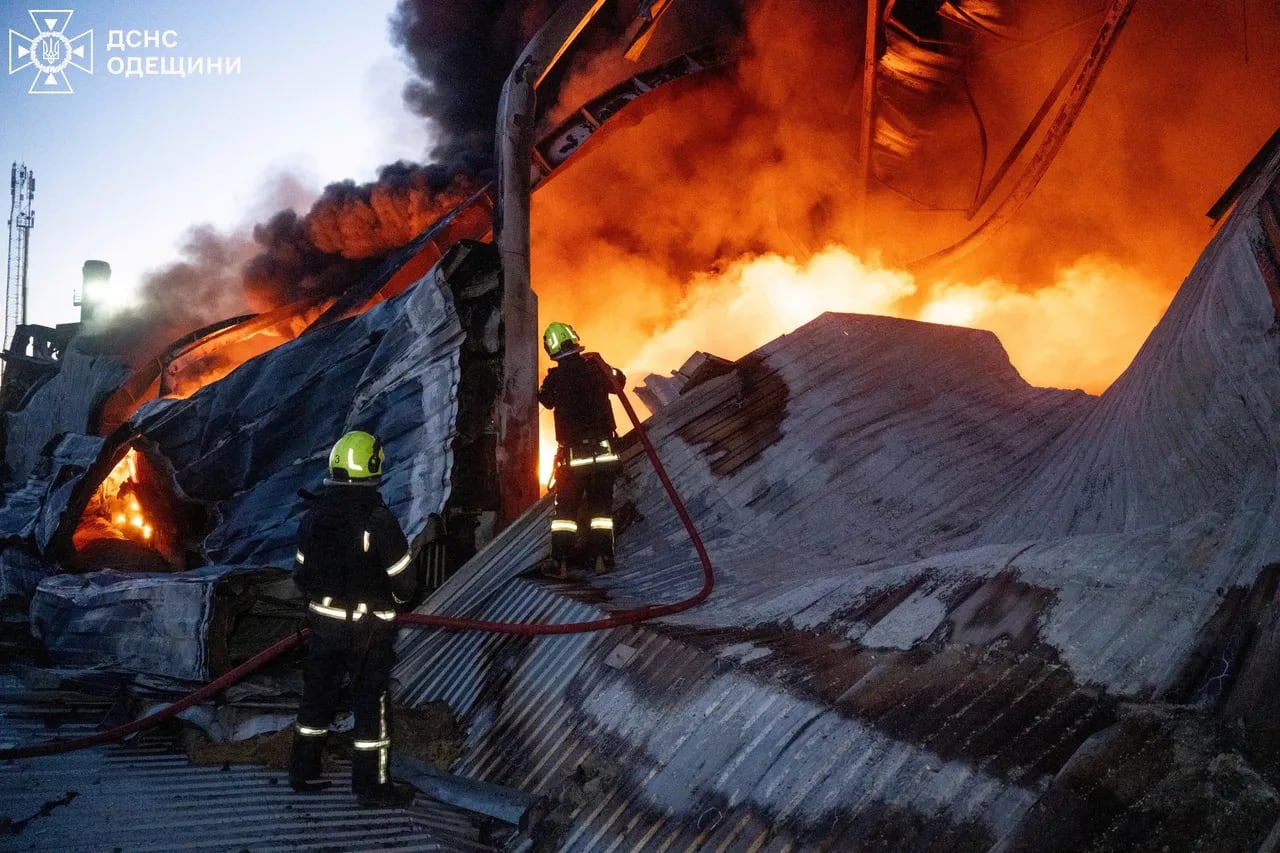 Ataque ruso a puerto de Odesa deja al menos 7 muertos y 15 heridos