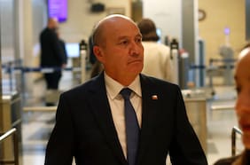 Quiroz afirma que para cumplir meta fiscal el PIB debe crecer sobre 3% en 2027-2030, pero ya no habla de 4% al fin del gobierno