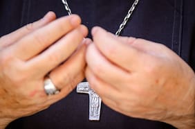 Fiscalía del Tamarugal logra prisión preventiva para sacerdote acusado de abuso sexual en La Tirana