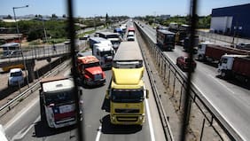 Presidente de Confederación Nacional de Dueños de Camiones tras anuncio de alza en combustibles: “No queremos hacer un paro, nos quedamos en la casa mejor”