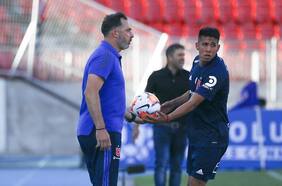 Galani se retira lesionado de la práctica de la U y es duda para el Superclásico