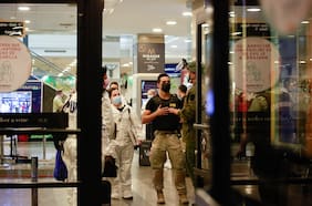 Cinco adolescentes son detenidos tras robar en tienda electrónica de un centro comercial de La Florida