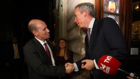 Alessandri reúne a exconvencionales y figuras de derecha para conmemorar los cuatro años del triunfo del Rechazo