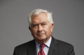 Columna de Enrique Paris: Enfermedades raras y la urgencia de reformar el sistema de salud chileno