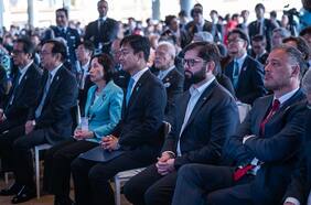 La furia de los diputados con Boric: Presidente de la Cámara le envía carta acusando “agravio institucional” en gira a Japón