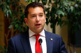 Diputado Araya acusa que comisiones de DD.HH. del Congreso “se coludieron” para sesionar en secreto por muerte de conscripto en Putre