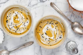 Sopa de brócoli y leche de coco