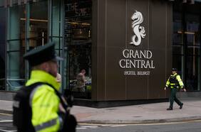 Policía de Irlanda del Norte recupera presuntas bombas caseras antes de la visita de Biden