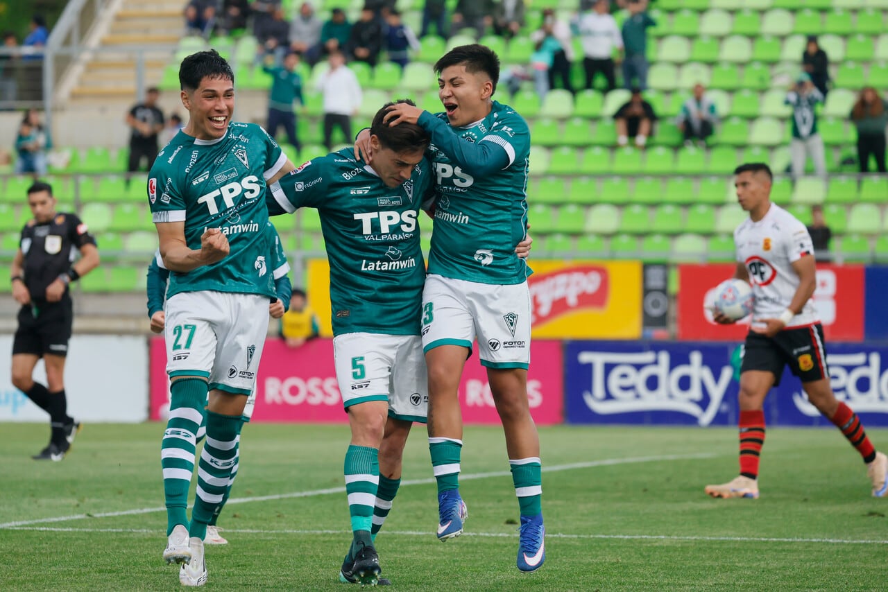 Despierta Wanderers: golea tras cuatro derrotas seguidas a un Rangers que sigue como el colista de la B