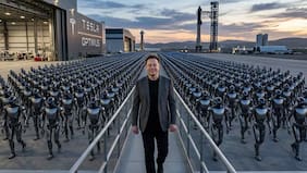 “Un ejército de robots”: el plan de Elon Musk para “terminar” con el trabajo humano y la pobreza